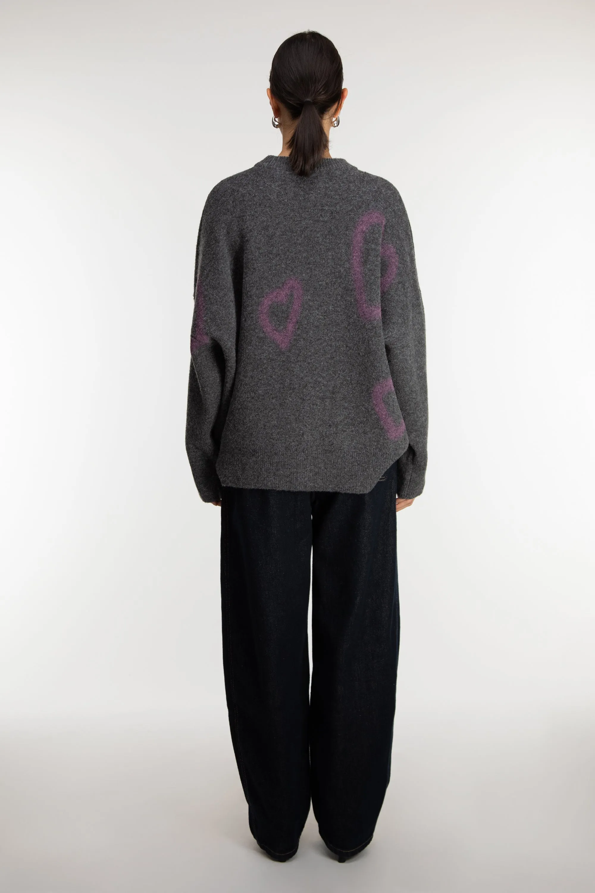 HEART SPRAY PAINT EFFECT SWEATER