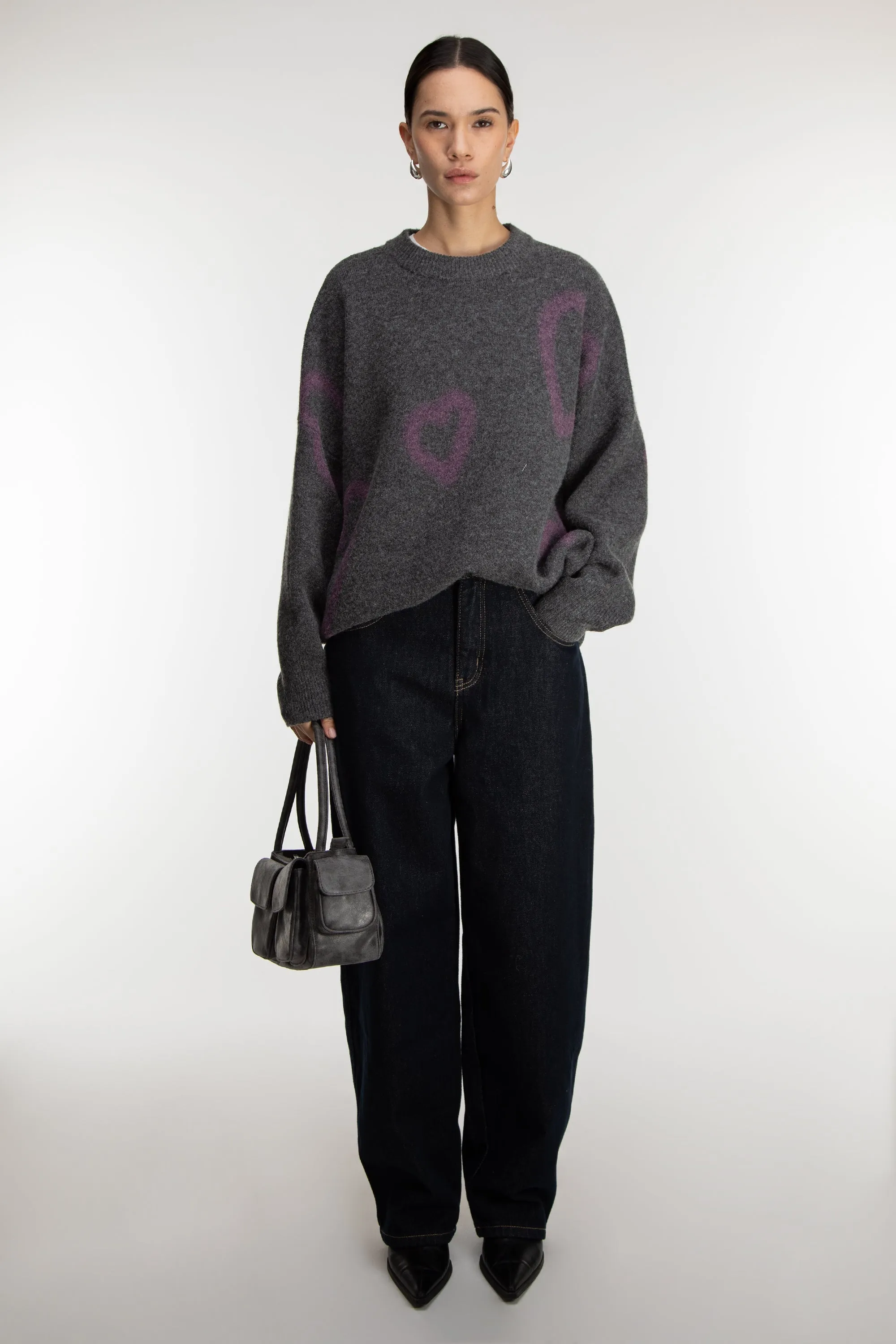 HEART SPRAY PAINT EFFECT SWEATER