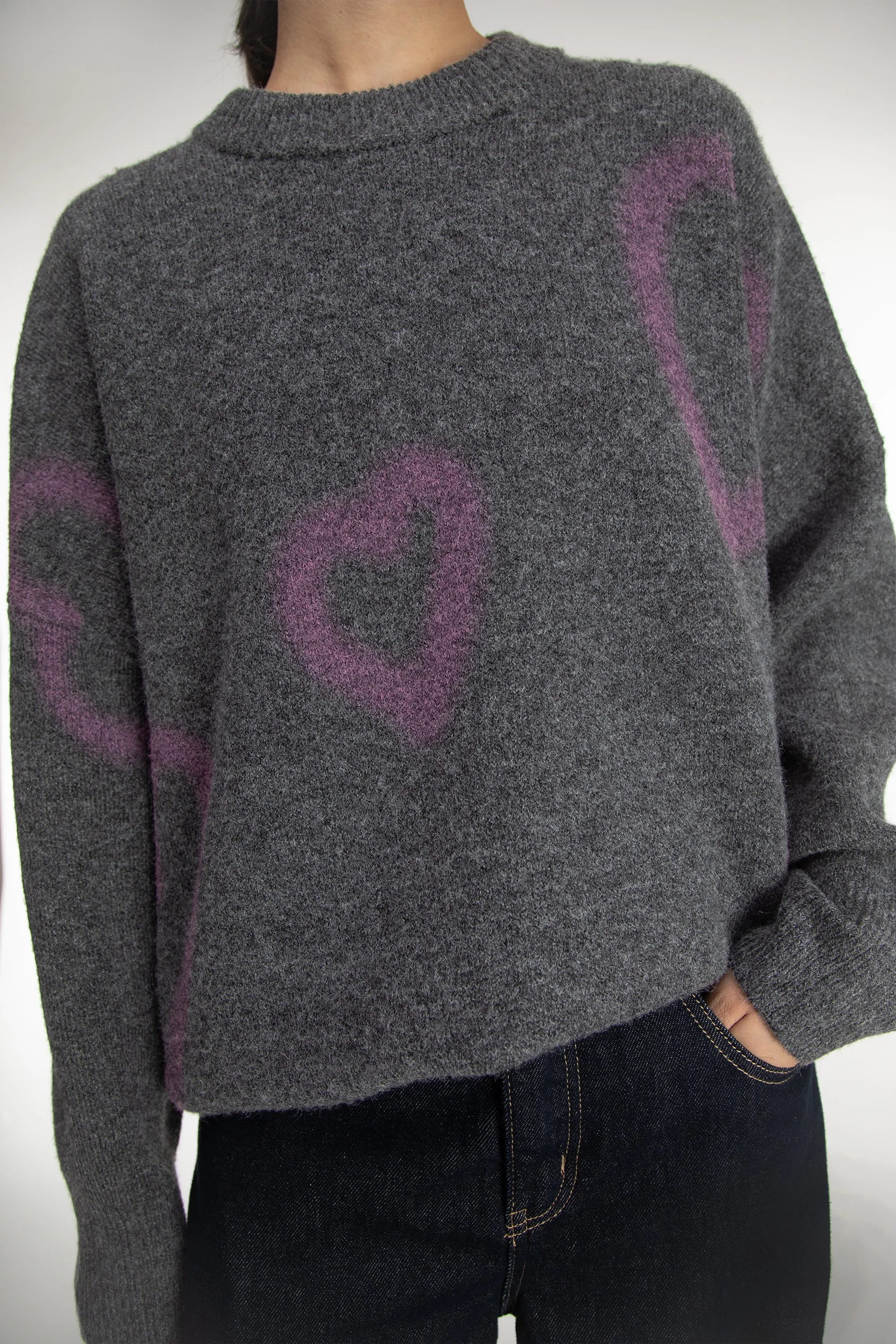 HEART SPRAY PAINT EFFECT SWEATER